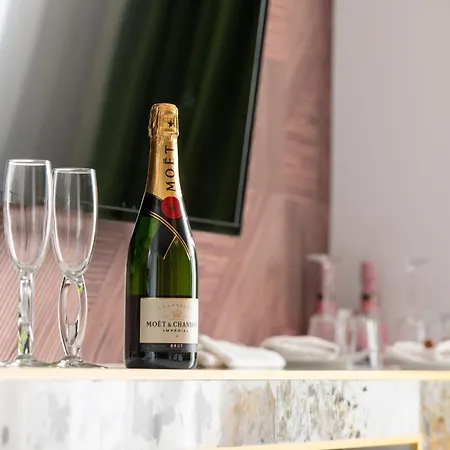 Pela Veranda Exquisite Neos Marmaras