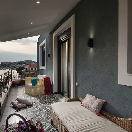 Pela Veranda Exquisite Neos Marmaras