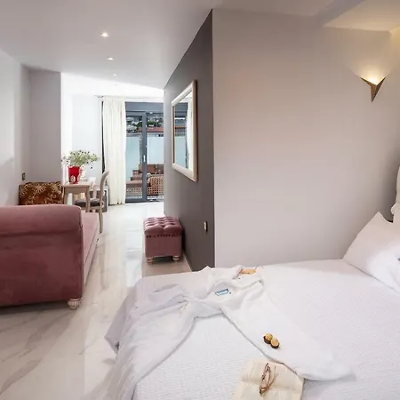 Pela Veranda Exquisite Guest house 4*