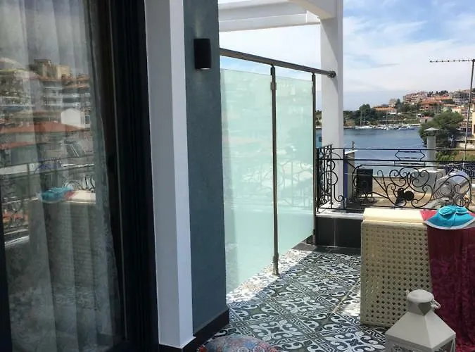 Pela Veranda Exquisite