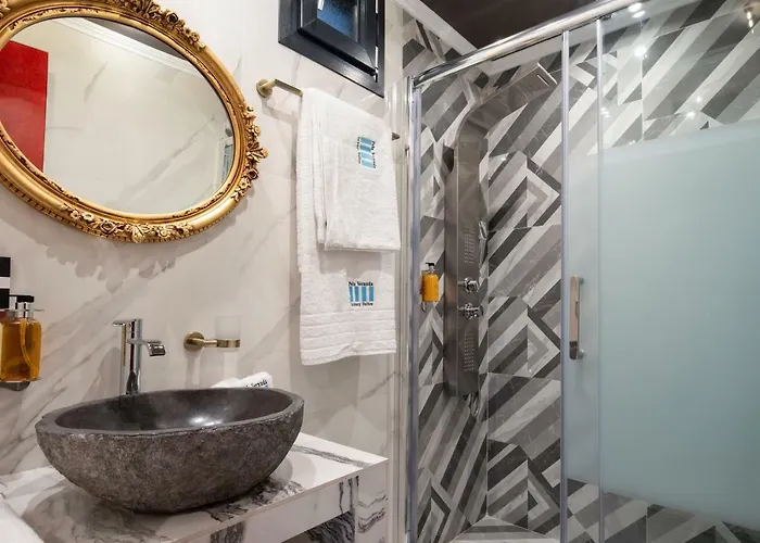 Pela Veranda Exquisite Neos Marmaras