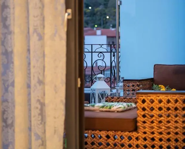 Pela Veranda Exquisite