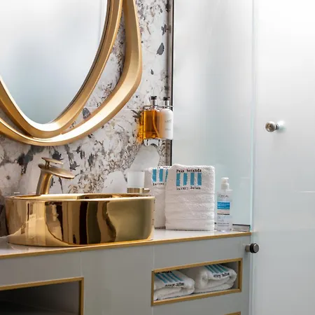 Pela Veranda Exquisite