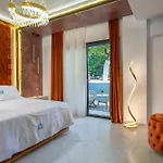 Pela Veranda Exquisite